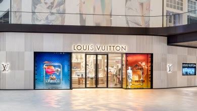 boutique louis vuitton montréal|louis vuitton montreal royalmount.